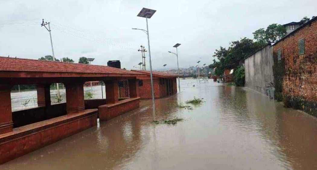 खोला बस्तीमा पस्दा ३० घर डुबानमा