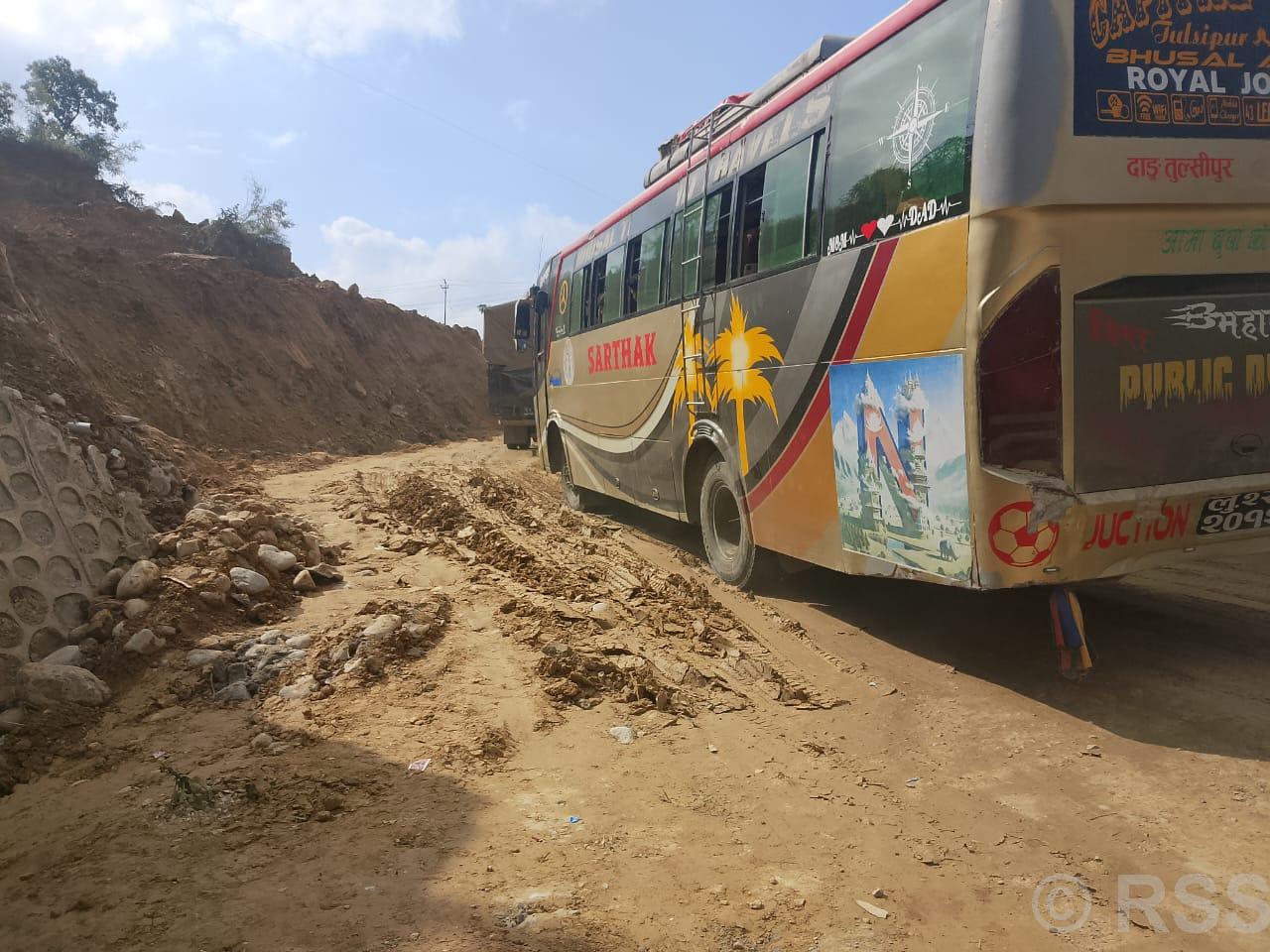 दाउन्नेमा यातायात एकतर्फी सञ्चालनमा