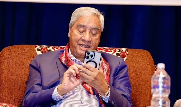 हङकङबाट काठमाडौंमा कांग्रेस चलाउँदै देउवा   