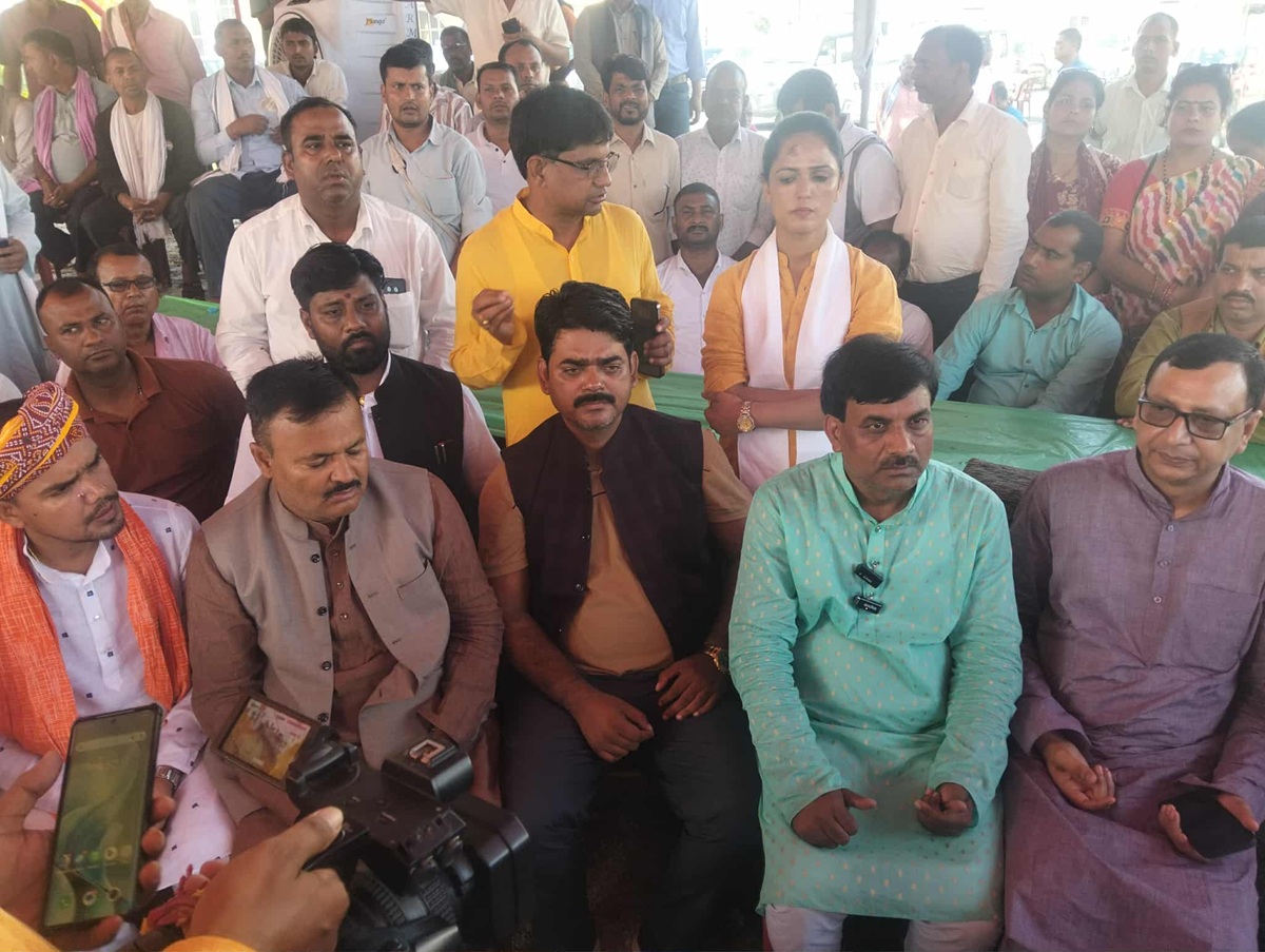 जसपा मधेश प्रदेशको अधिवेशनमा विवाद, योगेन्द्र यादव पक्षले निर्वाचन बहिष्कार गर्ने