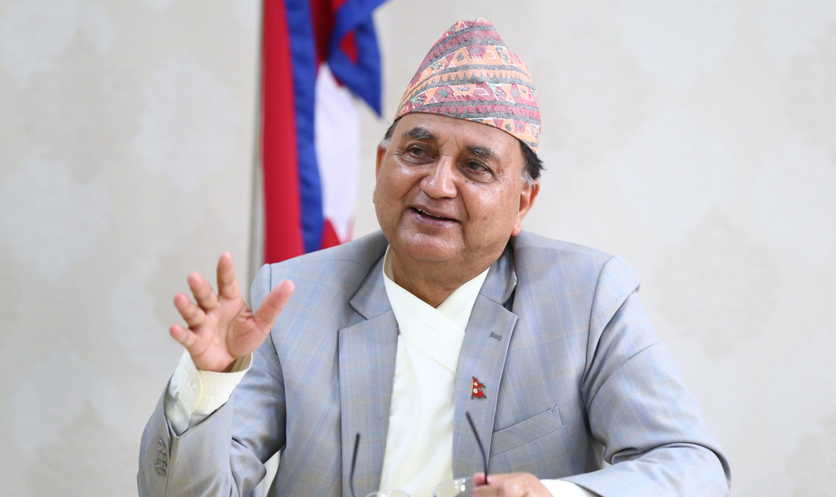 अघि बढे ईश्वर, ‘ब्याकअप’मा विद्या