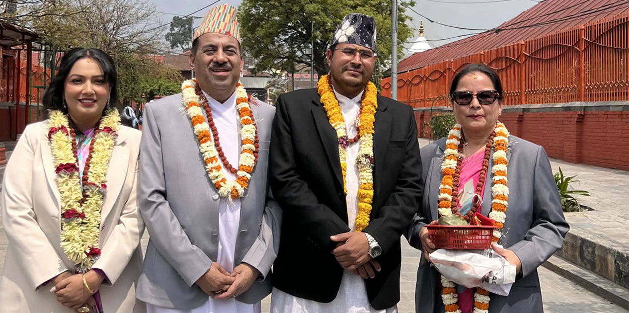 शपथअघि पशुपतिनाथ मन्दिरमा पुगेर राप्रपा सांसदहरूले गरे दर्शन 