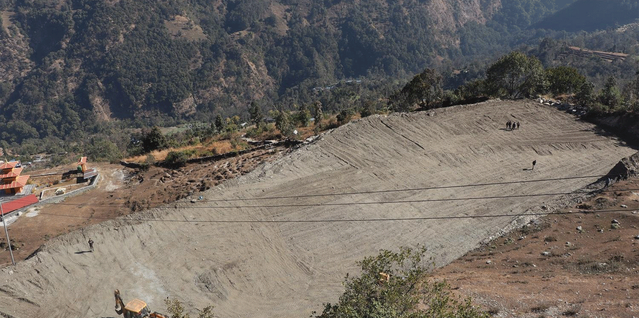 अन्नपूर्णको भुवाने देउरालीमा पाखो सम्माएर खेलमैदान निर्माण