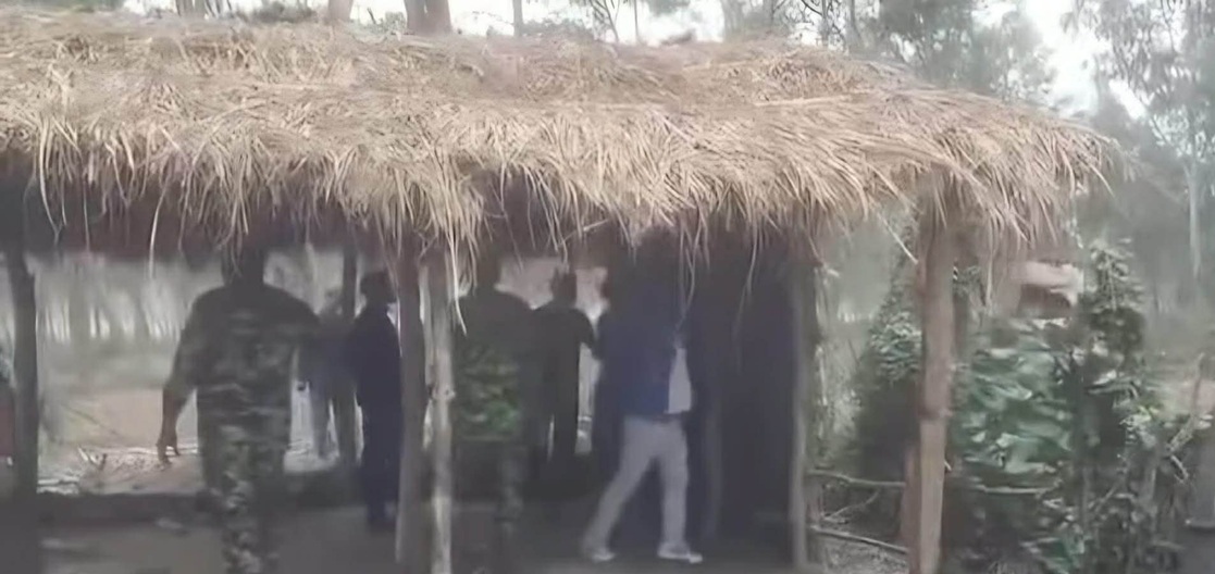 वन क्षेत्रमा निर्माण गरिएका ६ वटा अवैध घरटहरा भत्काइयो