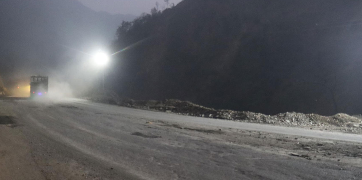 तुइन खोलाको पहिरोमा ‘फ्लड लाइट’ जडान