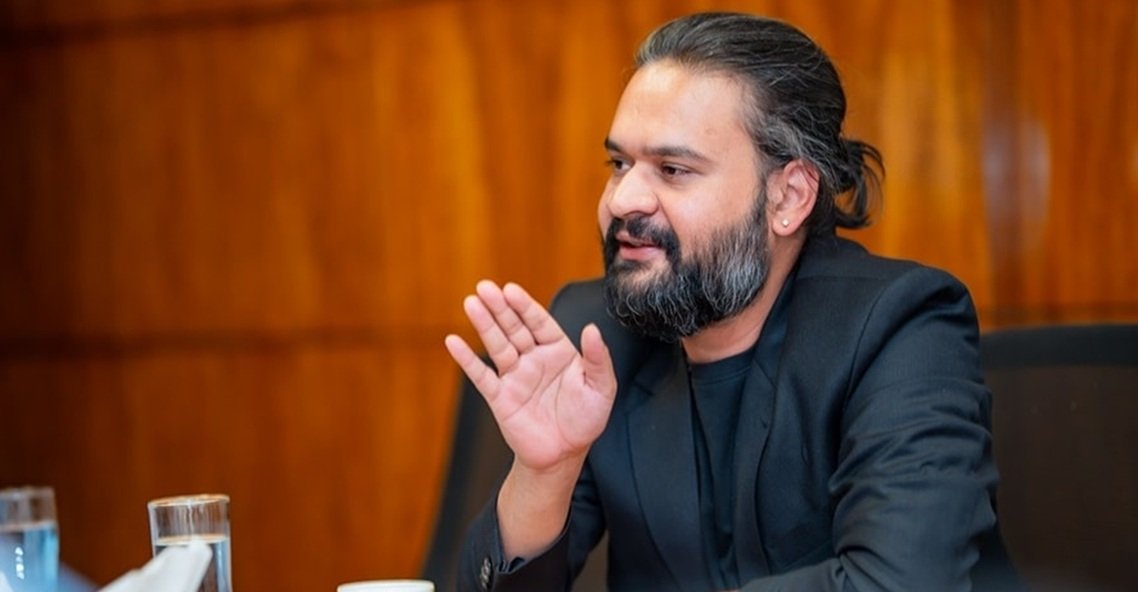 झापामा अवतरण नगरी काठमाडौँ फर्कियो बालेन चढेको हेलिकप्टर