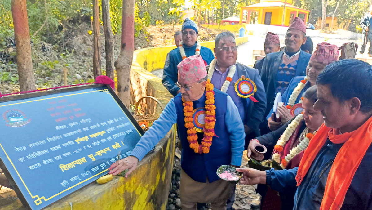 गृहमन्त्रीद्वारा सिद्धबाबा सुरुङमार्गको निरीक्षण