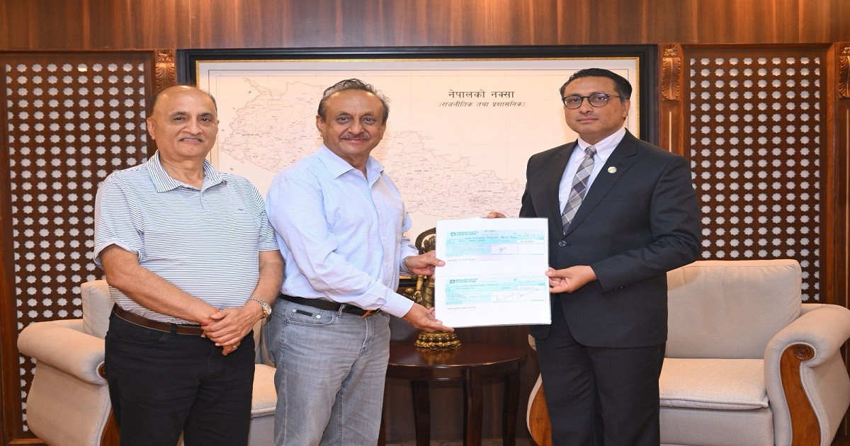 रिद्धी सिद्धि र सौर्य सिमेन्टद्वारा १ करोड १ लाख सहयोग