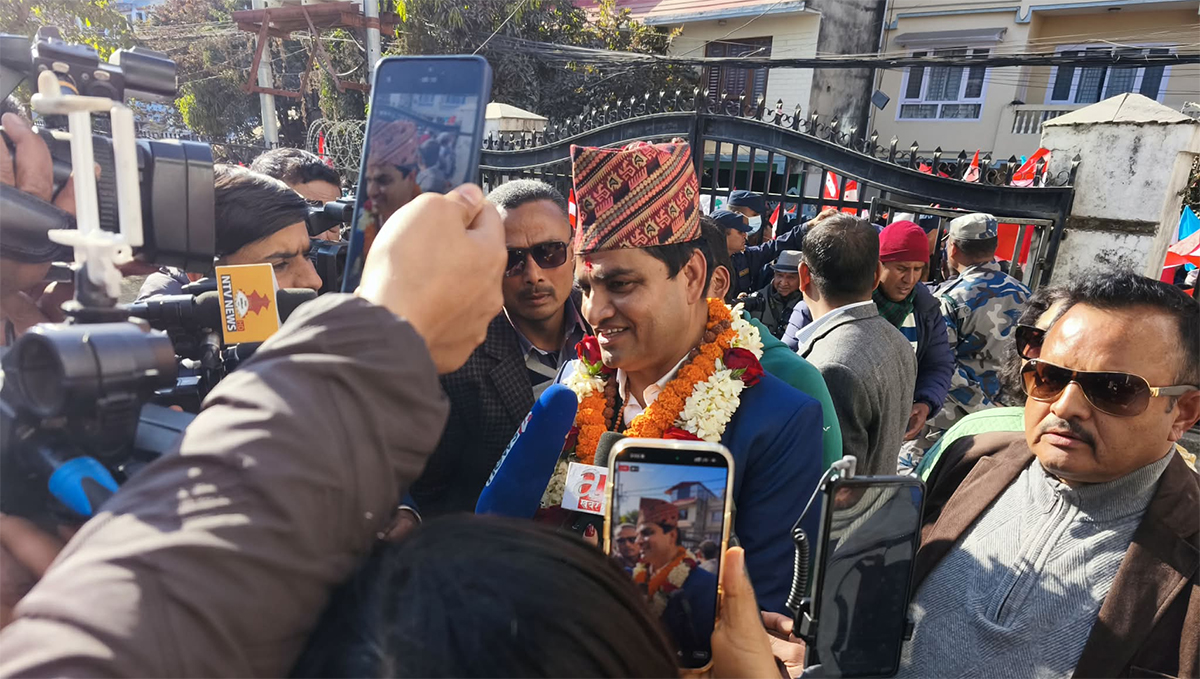 कांग्रेस महामन्त्री पौडेलले काठमाडौं-५ बाट गराए उम्मेदवारी दर्ता