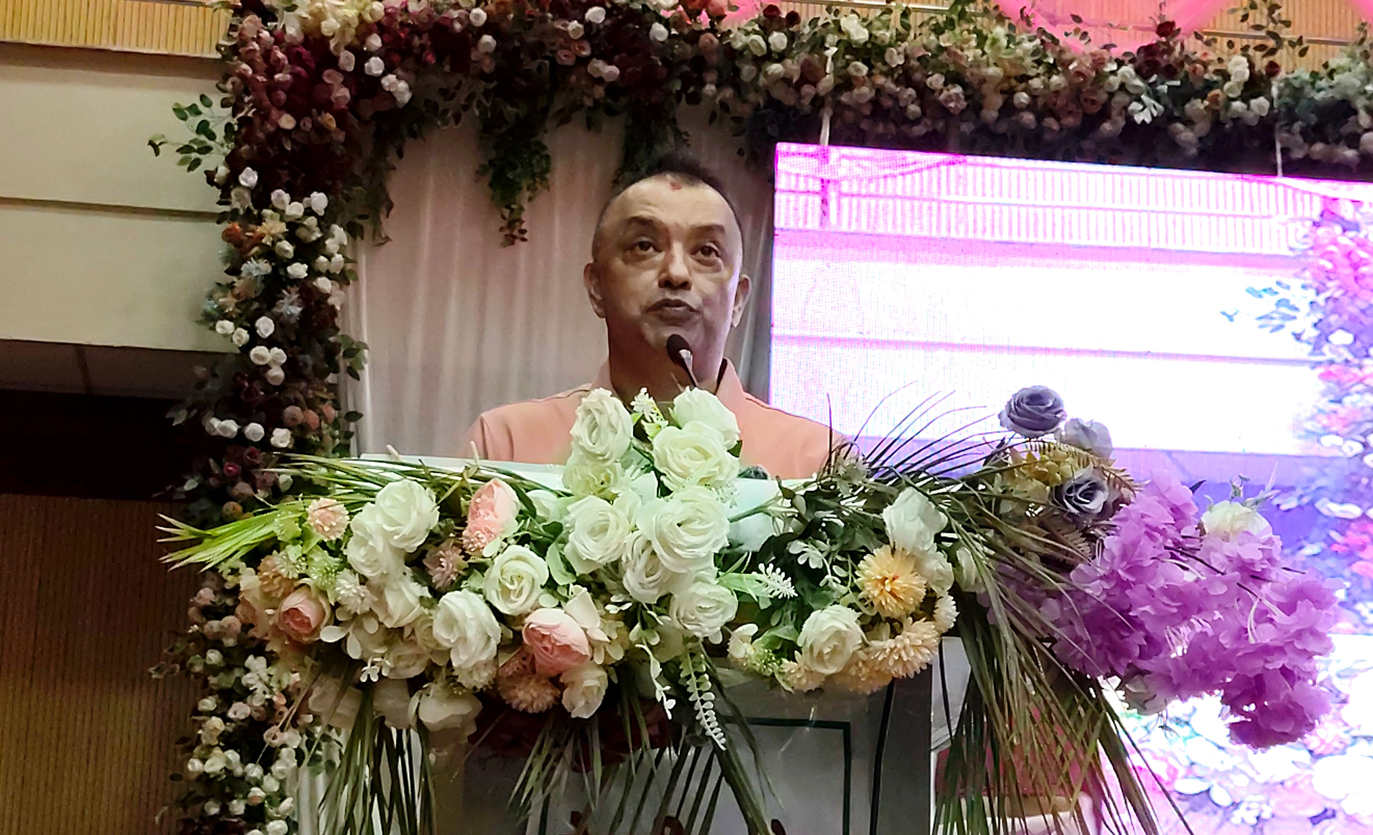 सरकारलाई गगन थापाका पाँच प्रश्न र सुझाव, संख्याका भरमा दम्भ नपाल्न चेतावनी
