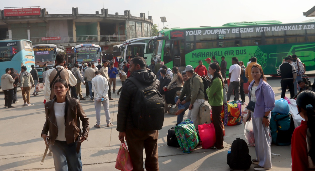 गाउँ फर्किए सात लाख मतदाता