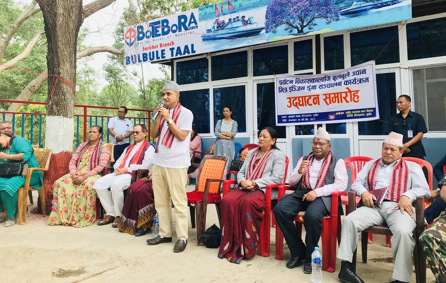 बुलबुले तालमा सञ्चालित मोटरबोटको उद्घाटन