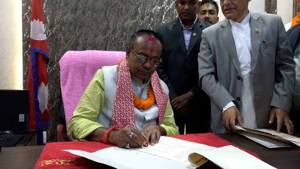 मधेश प्रदेशका मुख्यमन्त्री यादवद्वारा पदभार ग्रहण, सुशासन पहिलो प्राथमिकता