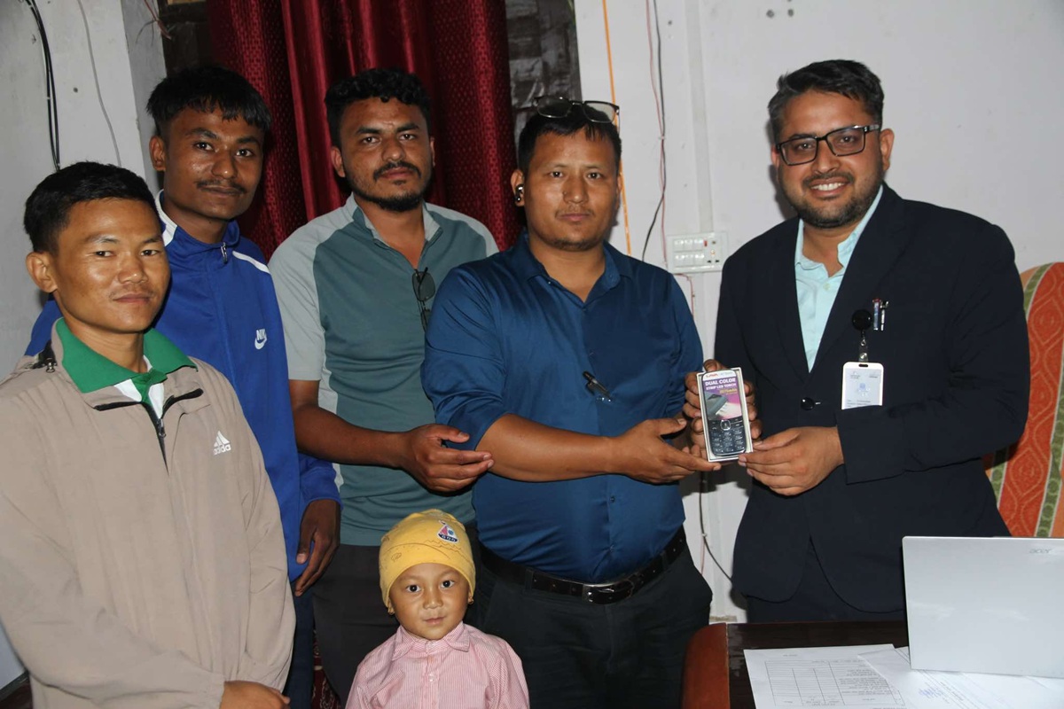अस्पतालमा सेवाग्राहीको फोन नउठेपछि महासंघले दियो मोबाइल !