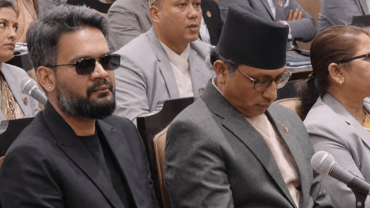 म निदाएको हैन, मोबाइलमा ‘इमर्जेन्सी’ सन्देशहरू हेर्न व्यस्त थिए : अर्थमन्त्री वाग्ले 