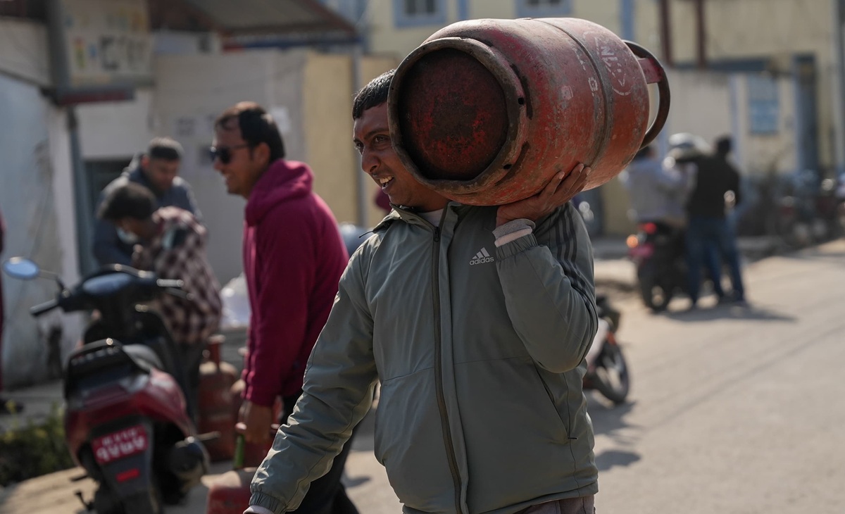 शुक्रबारदेखि आधा सिलिन्डर ग्यास बिक्री गरिने