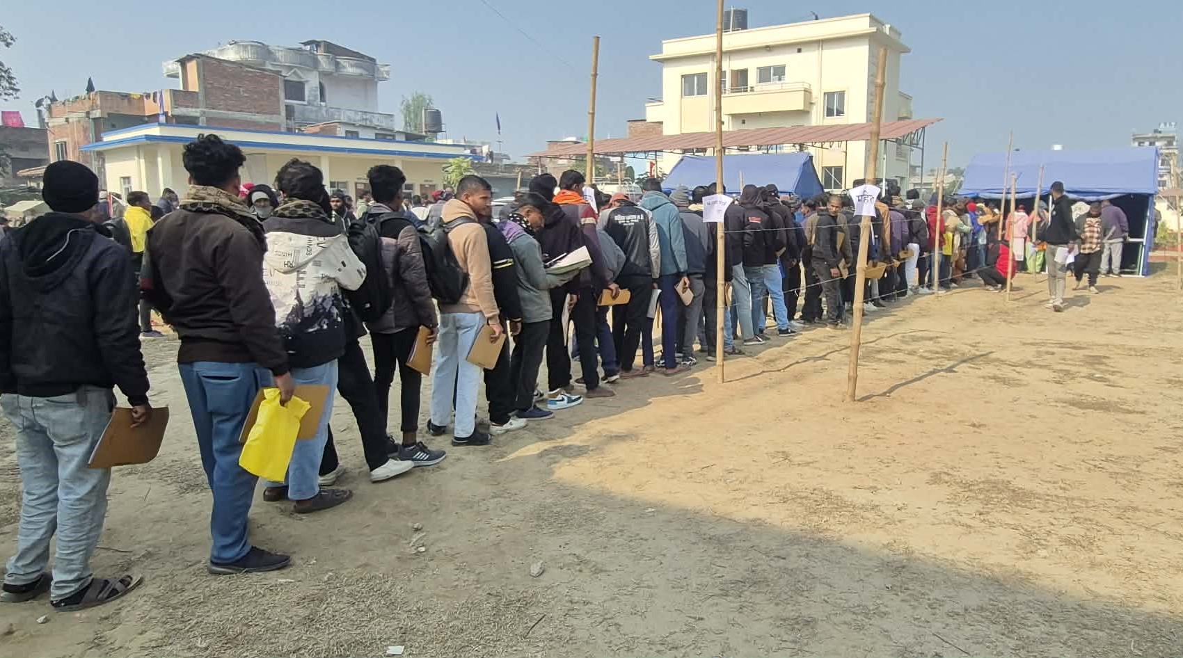 रौतहटमा निर्वाचन प्रहरीका लागि आवेदन दिनेको घुइँचो 