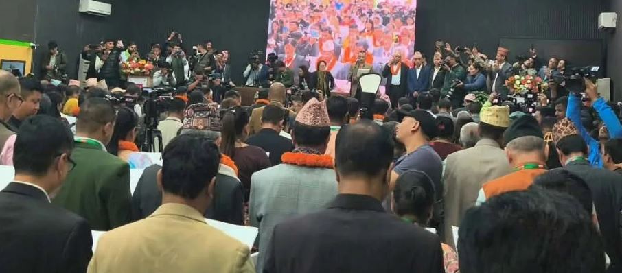 कांग्रेसका नवनिर्वाचित पदाधिकारीले लिए शपथ
