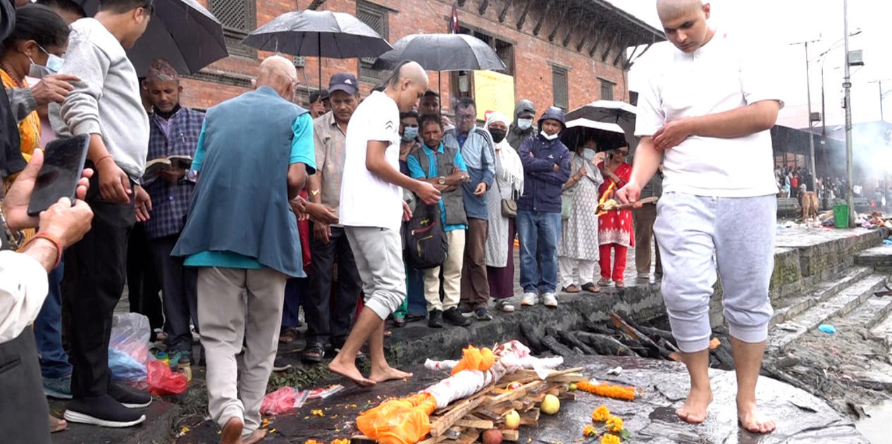 कुशको शव बनाएर अन्तिम संस्कार