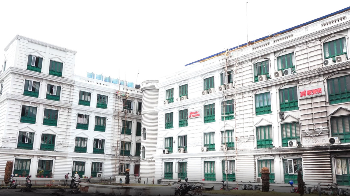 पुँजीगत खर्चमा भारी गिरावट, चालू शिर्षकमा बढ्यो