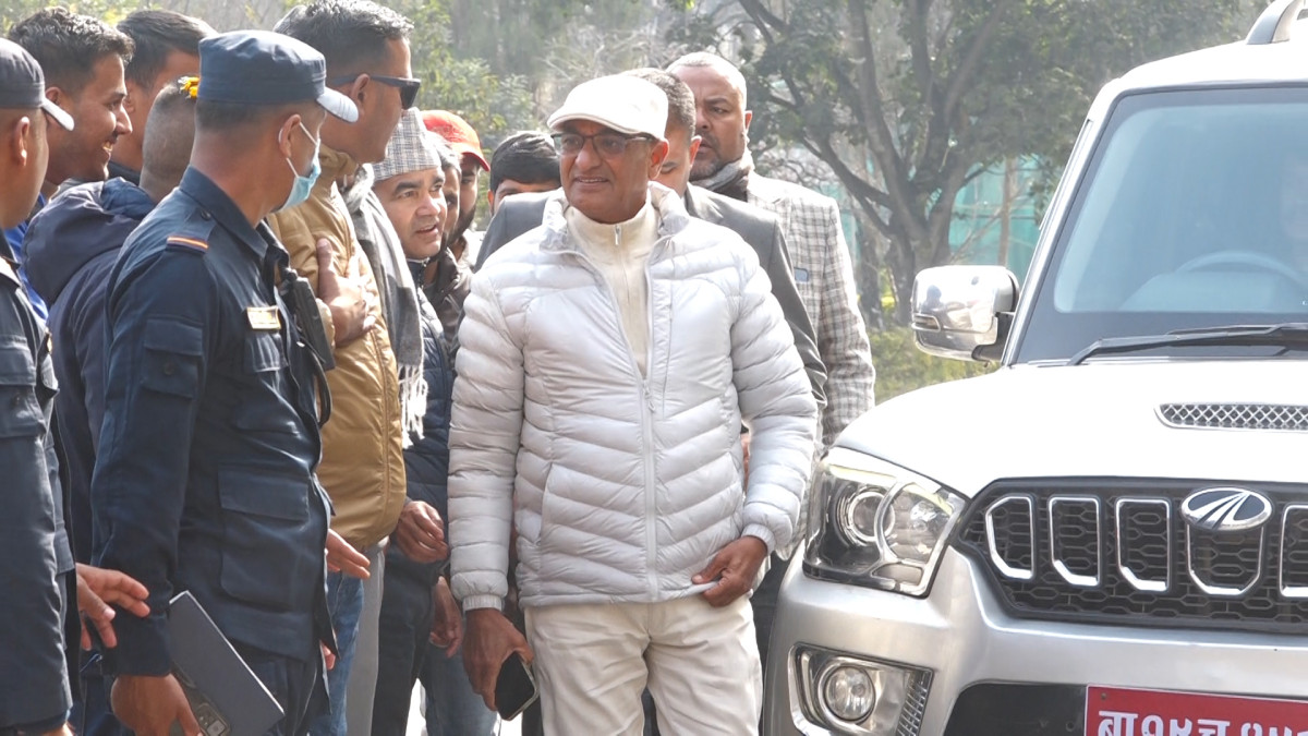 पूर्वगृहमन्त्री लेखक बयान दिन उपस्थित 