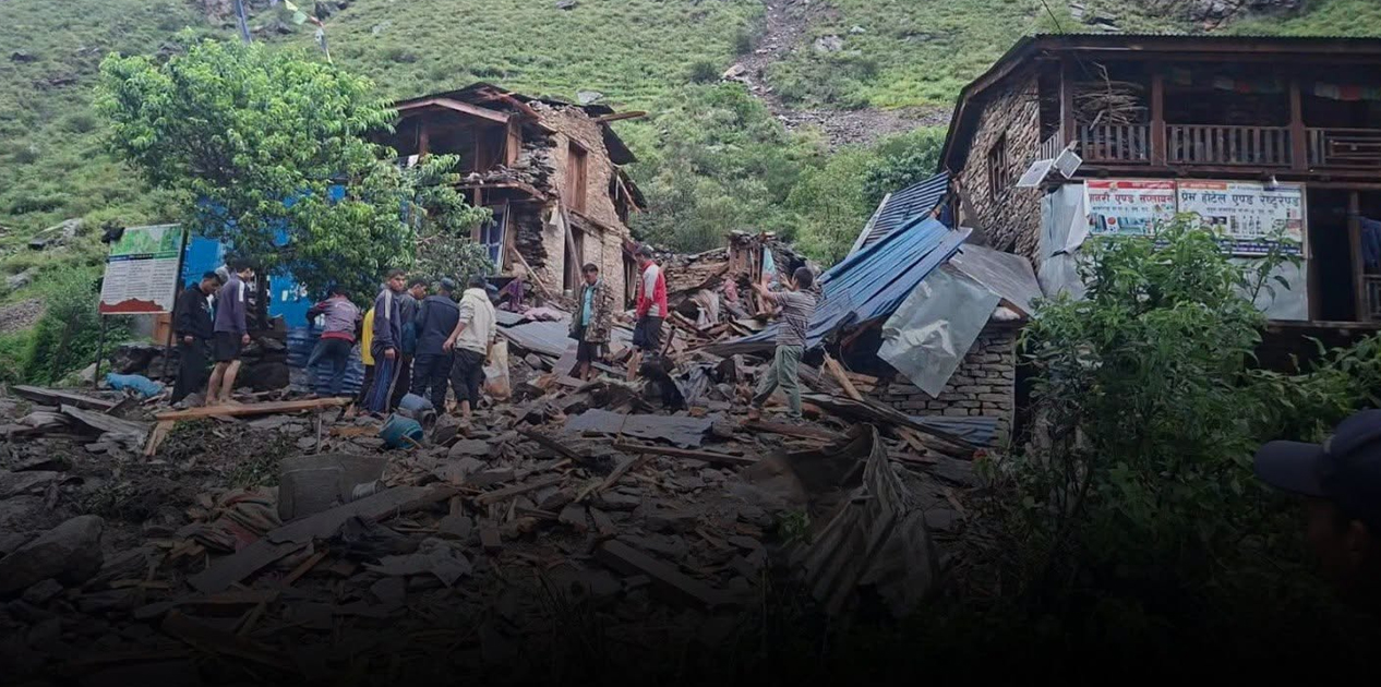 मुगुमा घरमाथि पहिरो खस्दा ३ वर्षीय बालकको मृत्यु, दुई जना घाइते