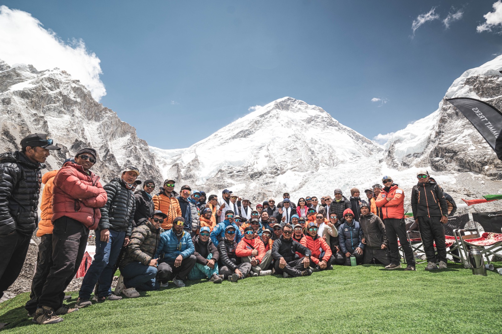 सगरमाथा बेसक्याम्पमा विशेष संवाद