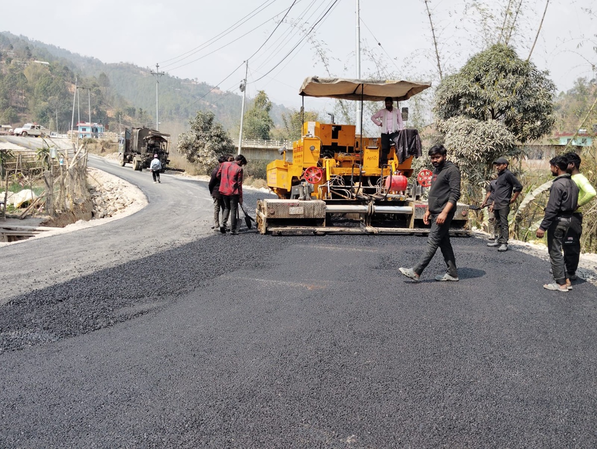 गच्छे–भालुवाङ सडकको काम द्रुतगतिमा