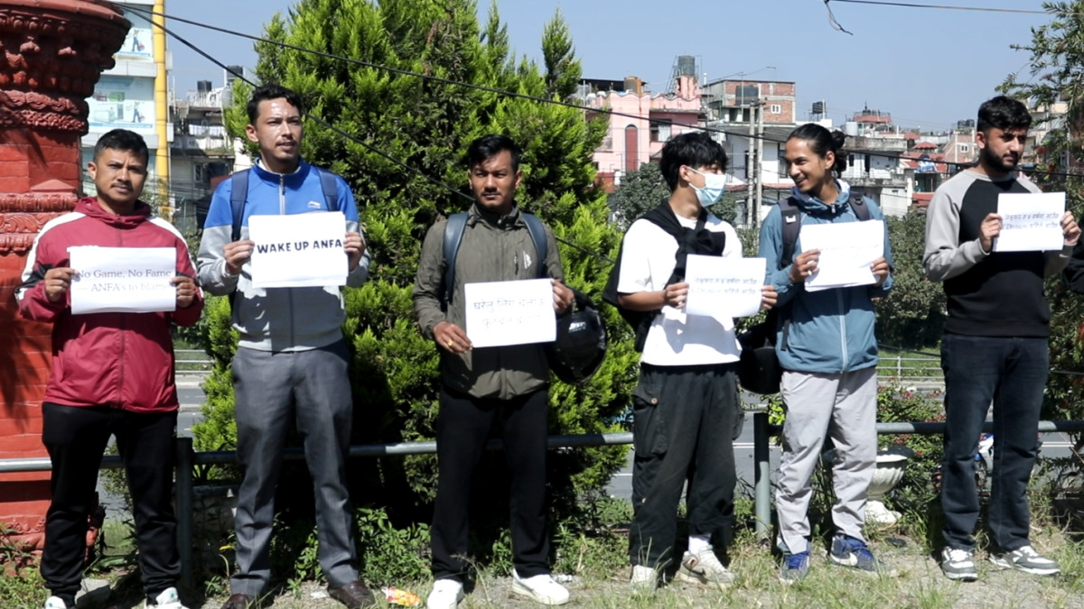 क्यालेन्डरमा नभइ ग्राउन्डमा फुटबल चाहियो भन्दै सरोकारवालाको एन्फा मुख्यालयमा धर्ना