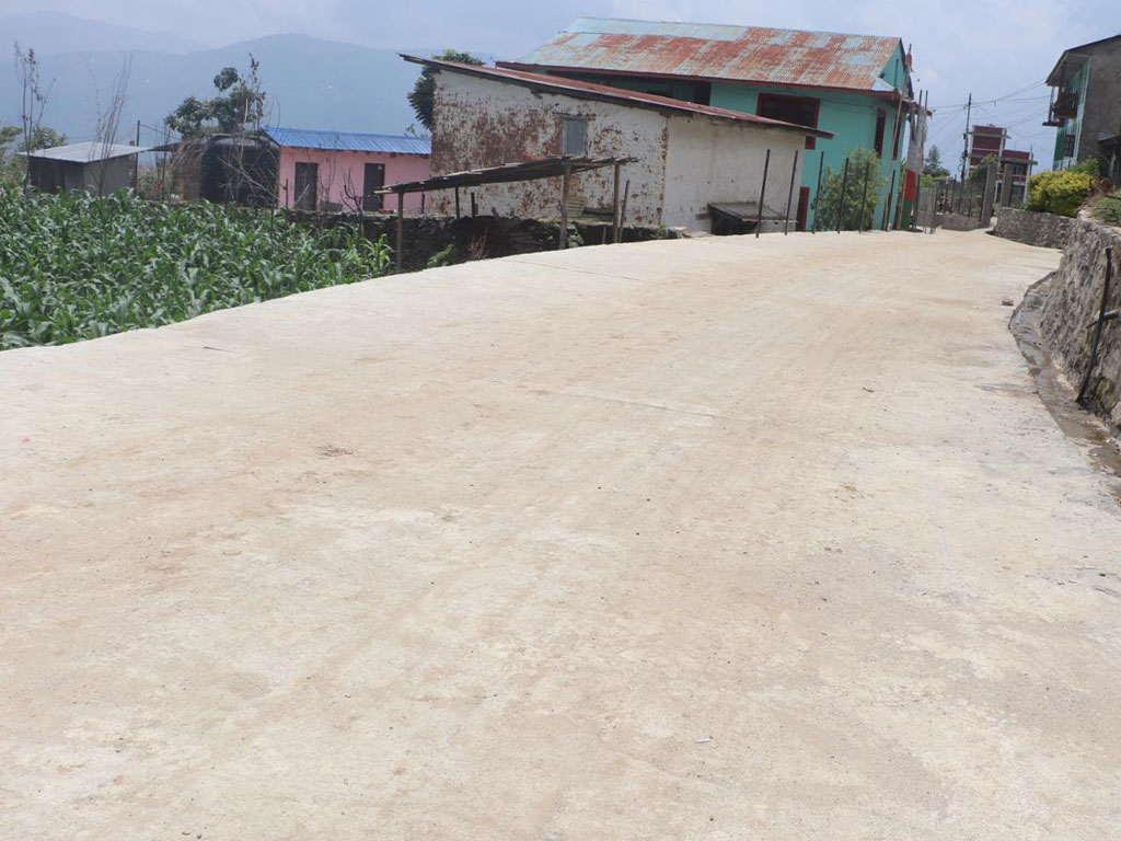 भोजपुरको देउराली-भङ्गेरी-पालुवा-गुम्बा सडक स्तरोन्नति