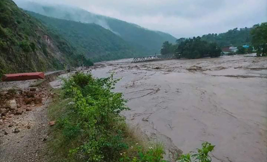 जसपा नेपालको राष्ट्रिय महाधिवेशन मञ्च हावाहुरीले भत्कायो