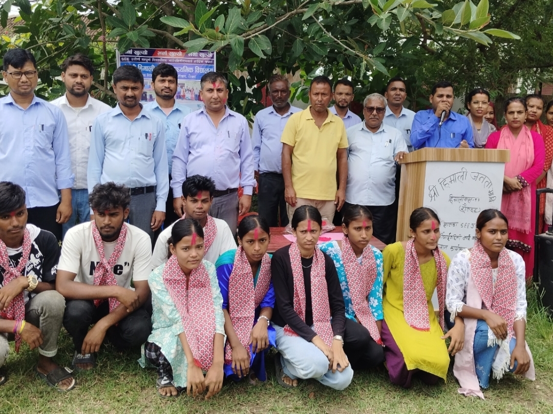 एसईईमा उत्तीर्ण विद्यार्थीलाई सम्मान