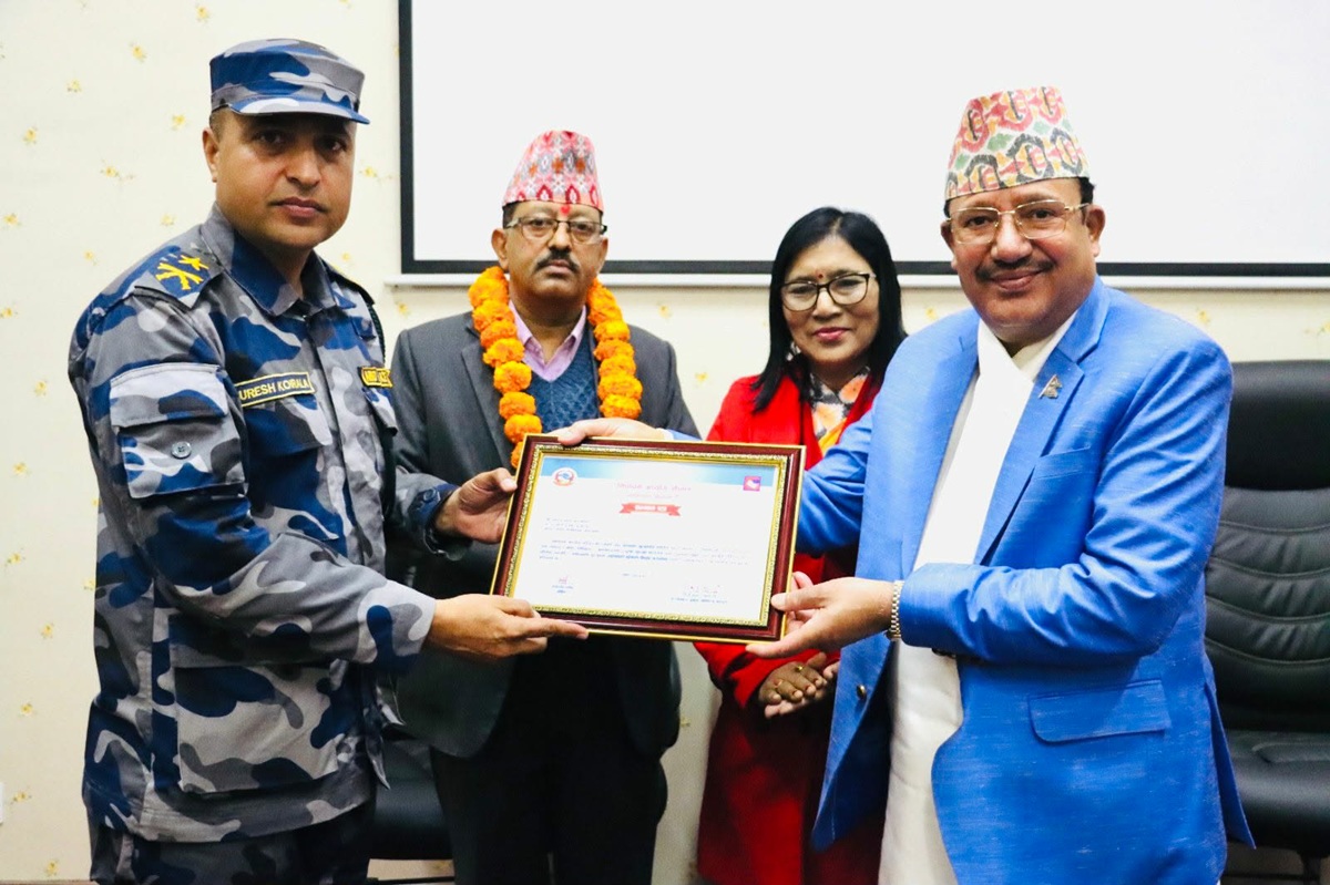 जेनजी आन्दोलनमा निर्वाचन आयोग जोगाउन सफल सशस्त्र प्रहरी सम्मानित