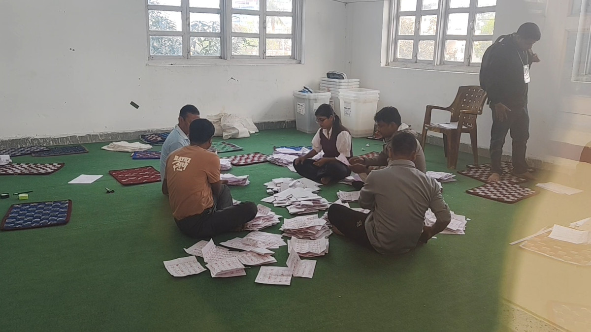 धनुषा ३ मा मत गणना जारी