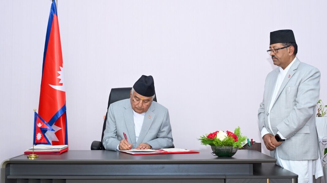 पदमुक्त हुँदै १५ सय बढी पदाधिकारी