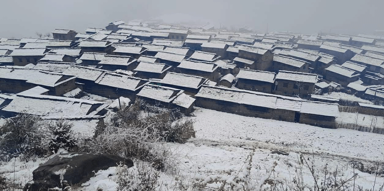 म्याग्दीको गुर्जा र घोडेपानीमा हिमपात