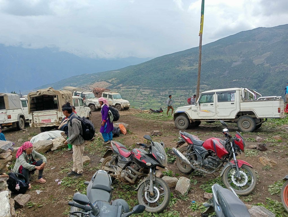 हुम्लामा दर्ताबिना नै पठाओ सञ्चालन, भाडा अचाक्ली महँगो