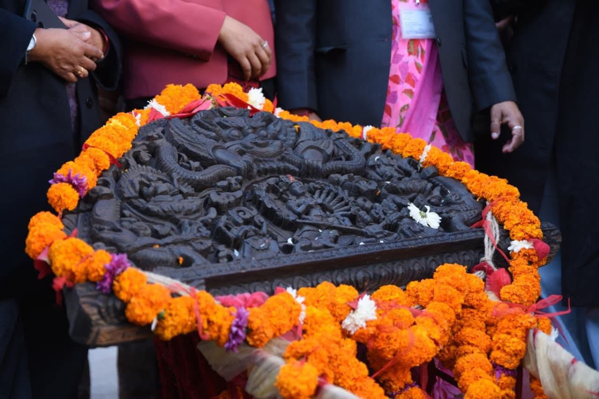 बेलायतबाट फिर्ता गरिएको तोरण कुमारी घरमा पुनःस्थापित