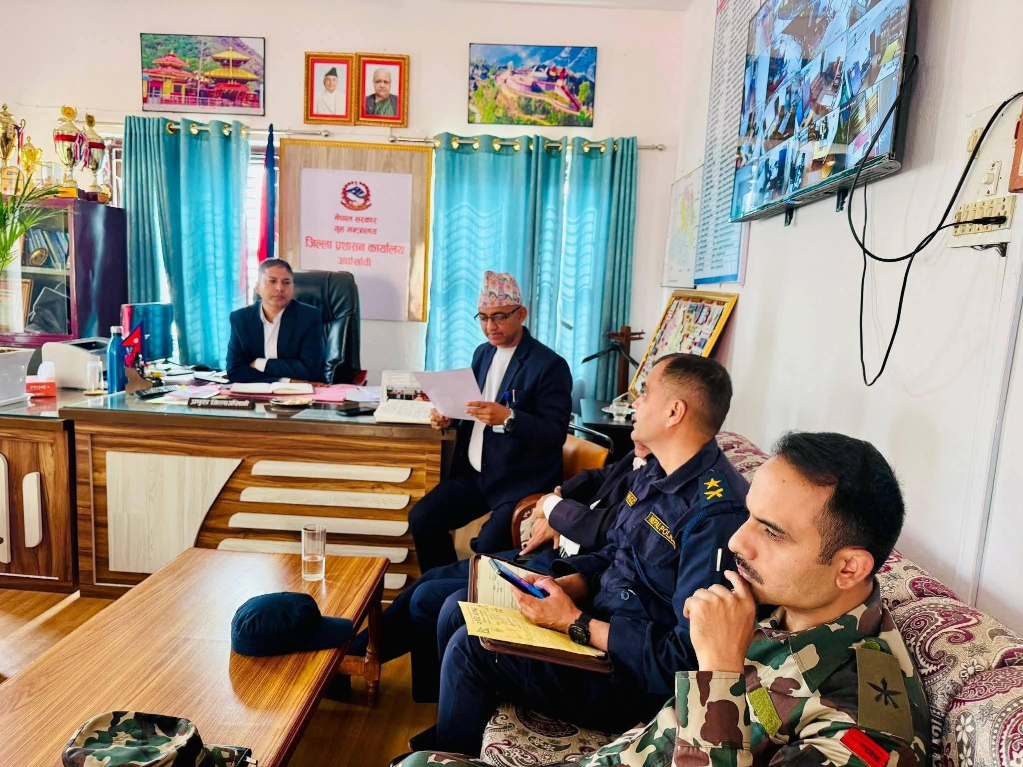 अर्घाखाँचीमा निर्वाचन तयारी पूरा, कर्मचारी मतदान स्थलतर्फ प्रस्थान