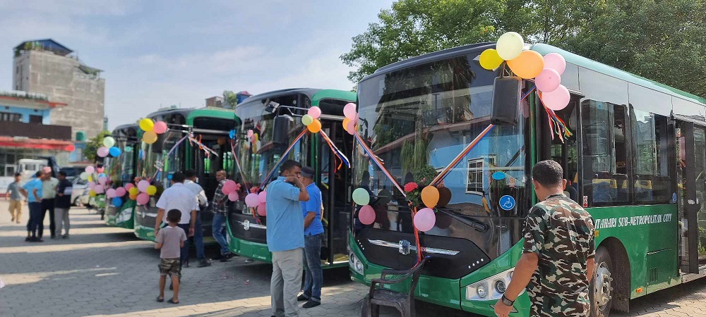 इटहरीमा शुरु भयो बिजुली बस सेवा