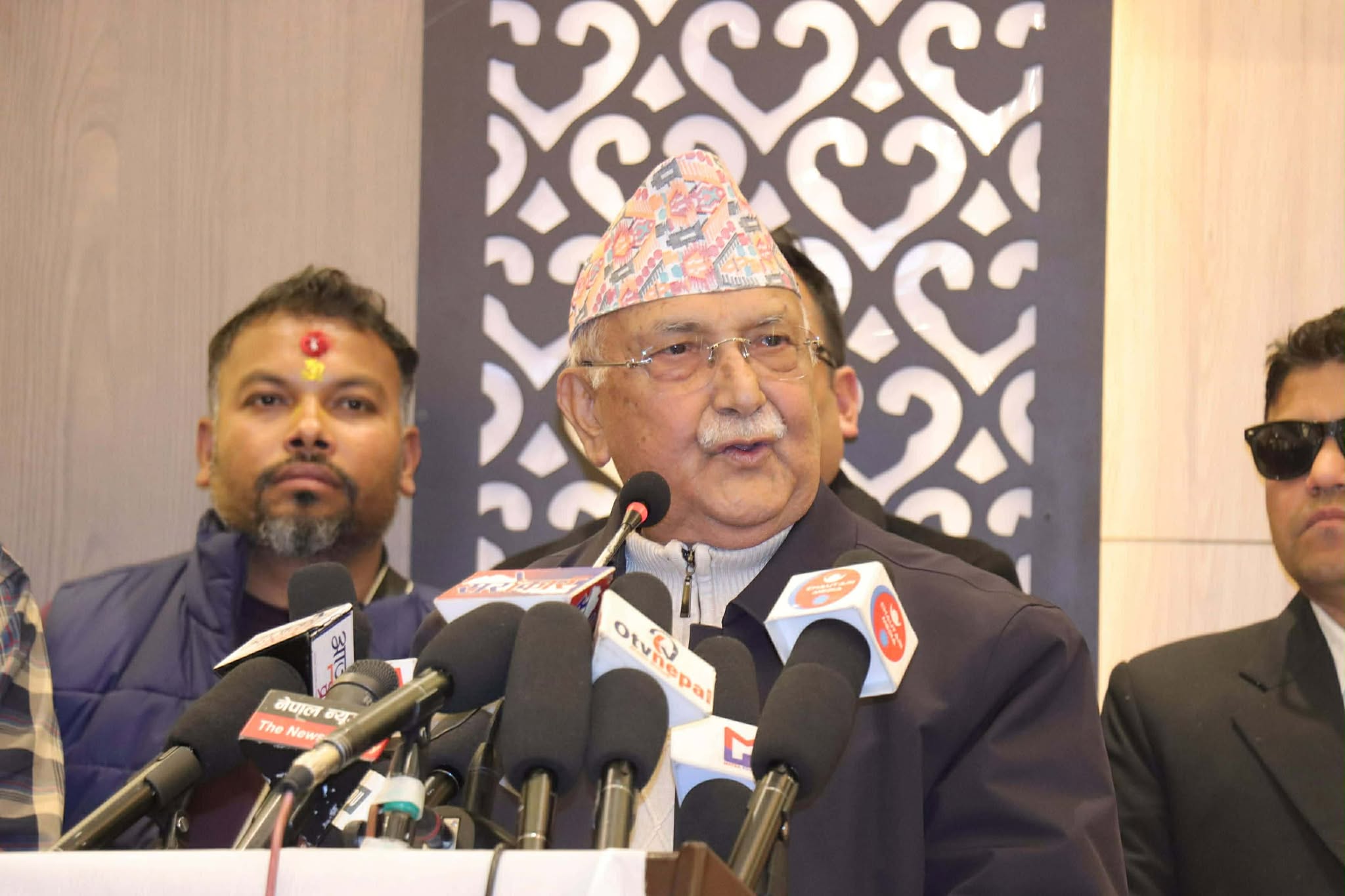 ओखलढुंगामा एमालेलाई जिताउनुस्, विकासको जिम्मा म लिन्छु : ओली