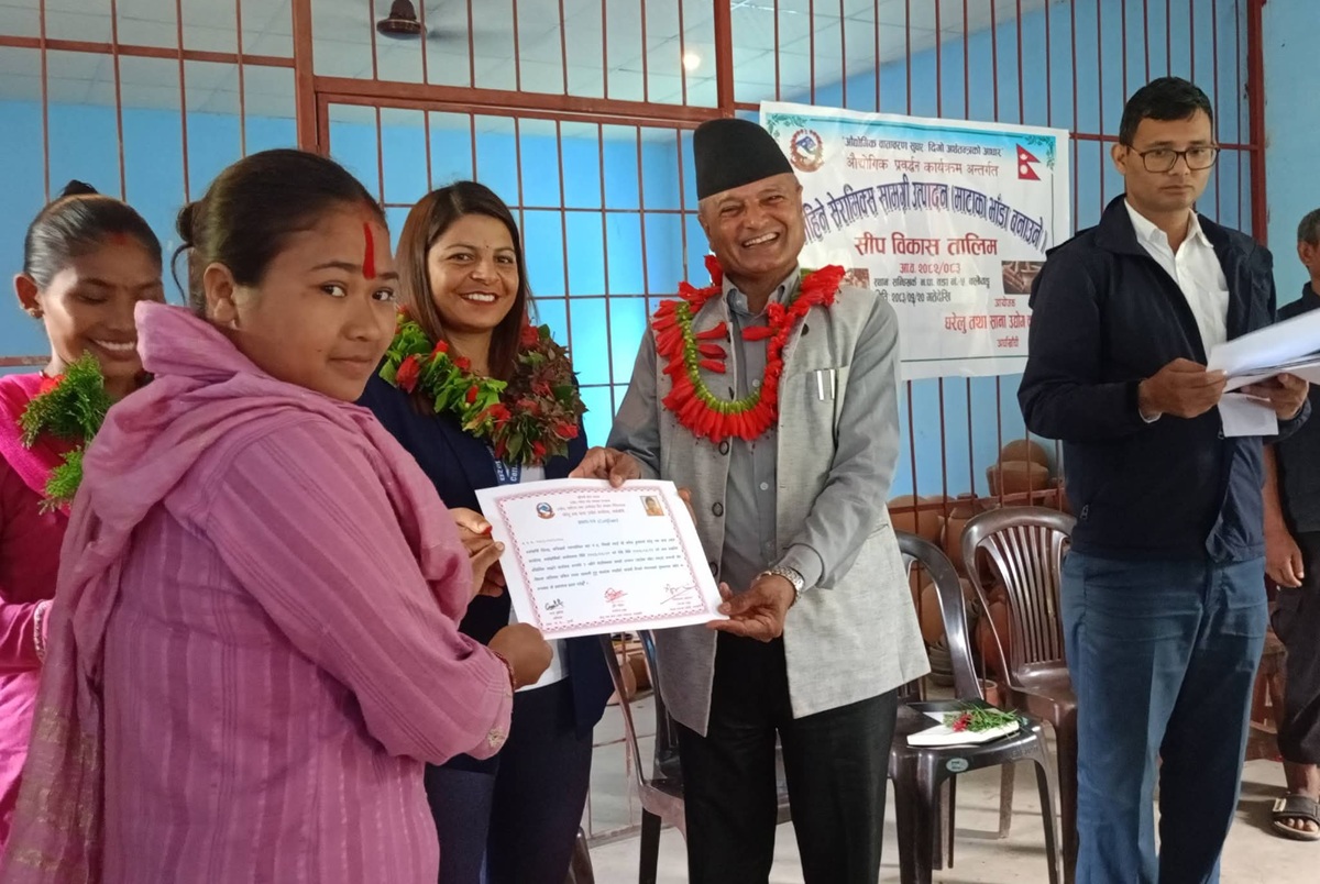 सीपले बदलिँदै गाउँको भविष्य
