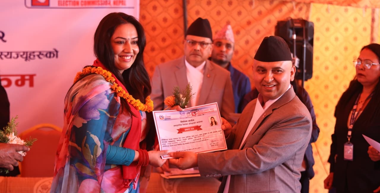 समानुपातिकतर्फ निर्वाचित सांसदहरूलाई प्रमाणपत्र वितरण