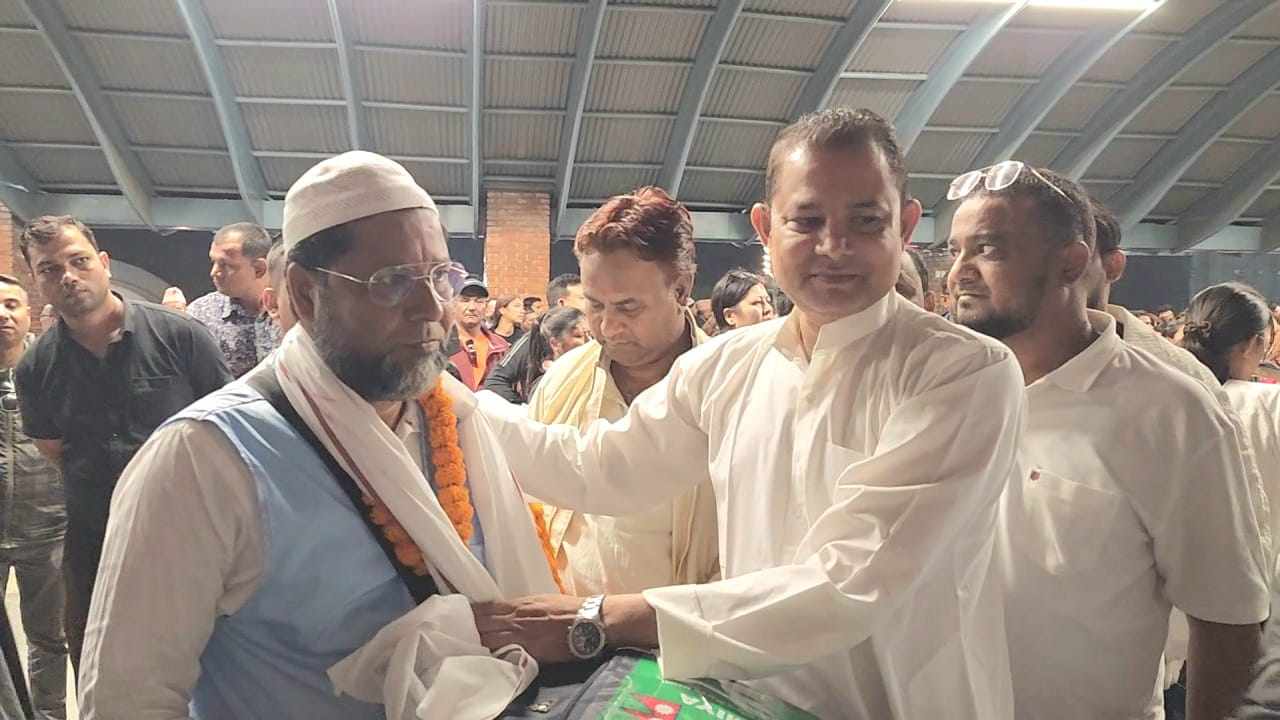 वीरगन्ज महानगरका उपप्रमुख आलमद्वारा हज यात्रीको बिदाइ