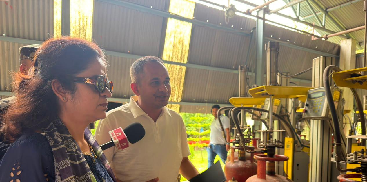 ग्यास कम्पनी र डिपोमा उद्योग मन्त्रीको अनुगमन