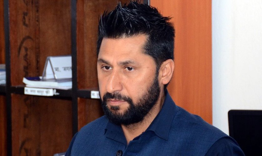 रवि लामिछानेले वारेसमार्फत गराए उम्मेदवारी दर्ता