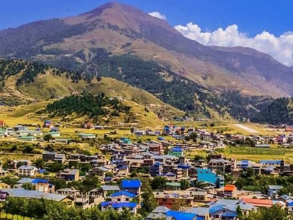 दसैँ सुरु भएसँगै गाउँ वस्तिमा चहलपहल बाक्लियो