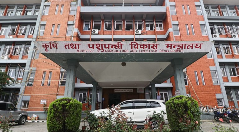 देशभर करिब ५८ प्रतिशत किसान सूचीबद्ध