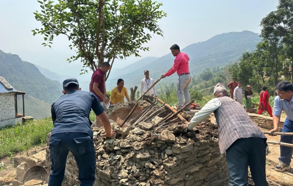 अछाममा छाउगोठमा बसेकी एक किशोरी बलात्कृत, छाउगोठ भत्काइयो