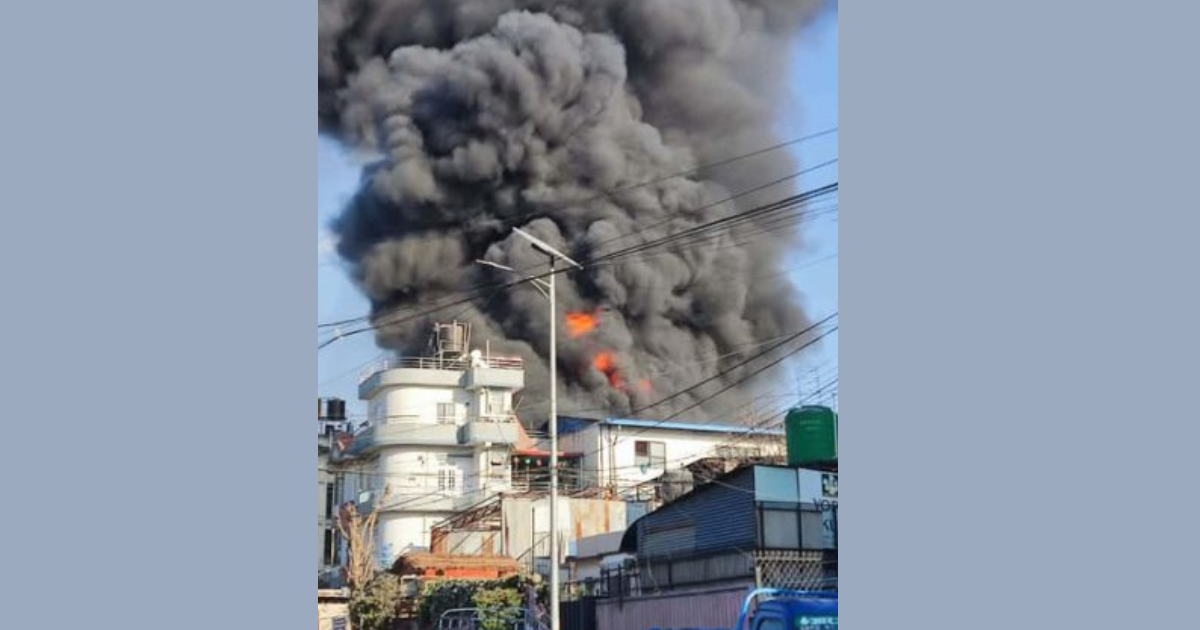 काठमाडौं गैरीगाउँस्थित काठको गोदाममा आगलागी 